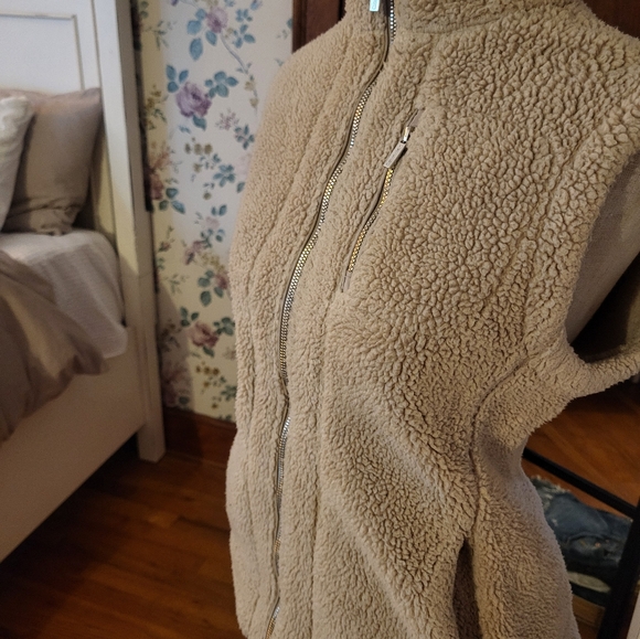 Calvin K. Fuzz Vest xs fits M - Picture 3 of 8